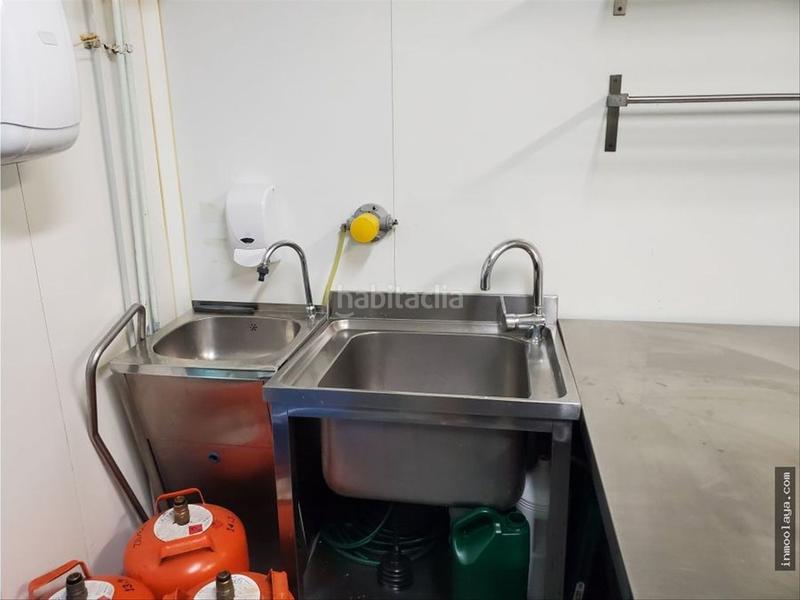 Foto cc55870f-67a0-4ed8-8c35-7d9154b62dd3. Pas-de-porte local commercial avec chauffage dans Muntanyeta Castelldefels