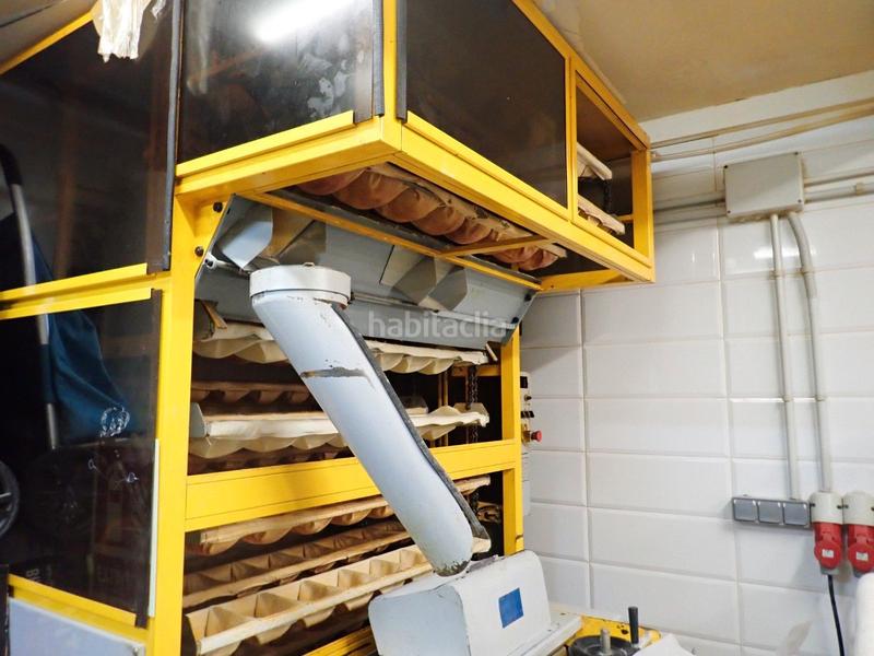 Foto b071edbb-ad27-4148-a022-43867a17c1df. Pas-de-porte local commercial avec chauffage dans Barri del Centre Terrassa