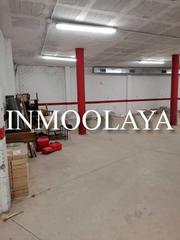 Local commercial à Font dels Capellans - Sagrada Familia. Venta local comercial en manresa