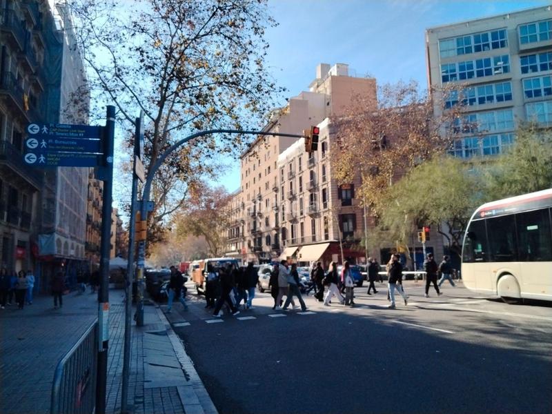 Foto 45964234-40f3-4a5e-8edc-7bfd8a1be60f. Business premise with heating in Raval Barcelona