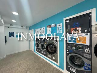 Umzug Geschäftsraum in Barri de les Corts. Lavanderia completamente automatizada en les corts