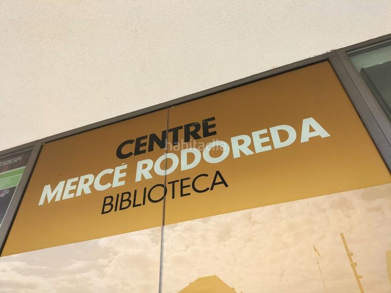 Foto 99de563f-dceb-4fee-a367-cf9470b76716. Traspàs local comercial amb calefacció a El Pedró Cornellà de Llobregat