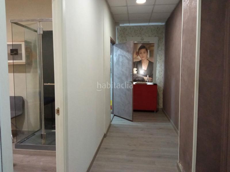 Foto 6861e6c7-874c-4f71-9d57-4dc7279c9db7. Traspaso local comercial traspaso de centro estético en Terrassa