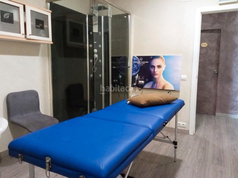 Foto a834f15b-5844-4fd8-a46b-809b63c43047. Traspaso local comercial traspaso de centro estético en Terrassa