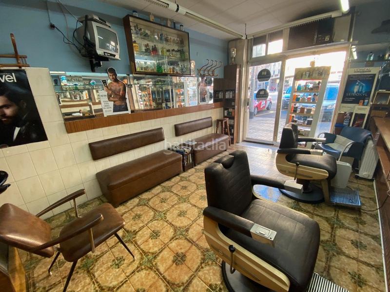 Foto 2c2bd2fe-8737-4b38-b94a-7d978ddb9188. Traspaso local comercial traspaso peluquería barbería en Barcelona