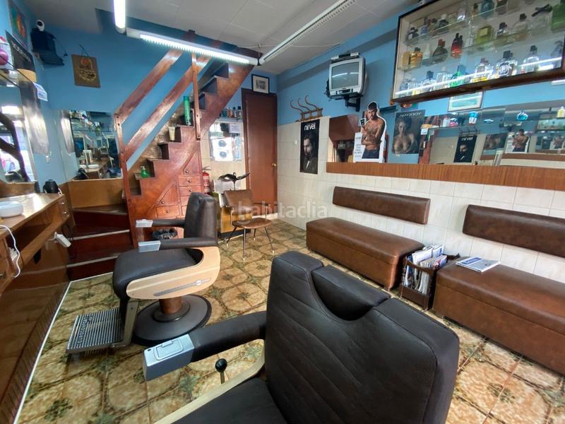 Foto b3886bea-5fef-43a0-ab2a-5f2ce5430c4c. Traspaso local comercial traspaso peluquería barbería en Barcelona