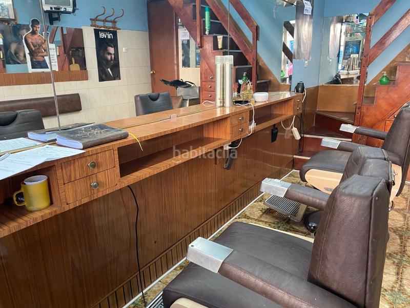 Foto f3515666-5d3e-475d-aee7-74ce6d92efbf. Traspaso local comercial traspaso peluquería barbería en Barcelona