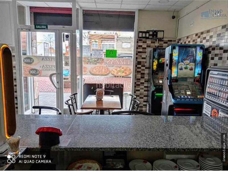 Foto 0c11c09e-a8b9-4f29-b776-a167fa9e4ee2. Traspaso local comercial bar con salida de humos en Sabadell