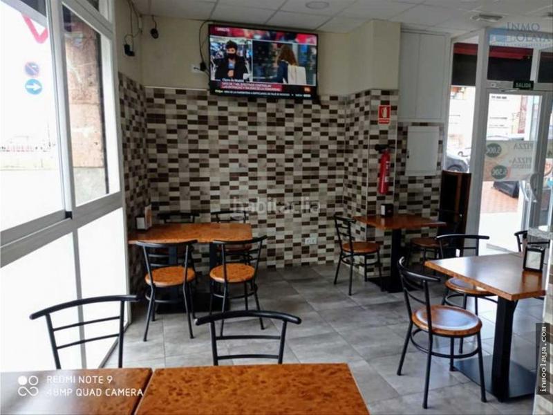 Foto d049d7ae-050f-40a6-b232-17e36a538c41. Traspaso local comercial bar con salida de humos en Sabadell