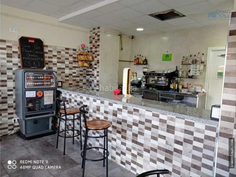 Foto d326cca2-5398-400f-9100-cc91196a4f98. Traspaso local comercial bar con salida de humos en Sabadell