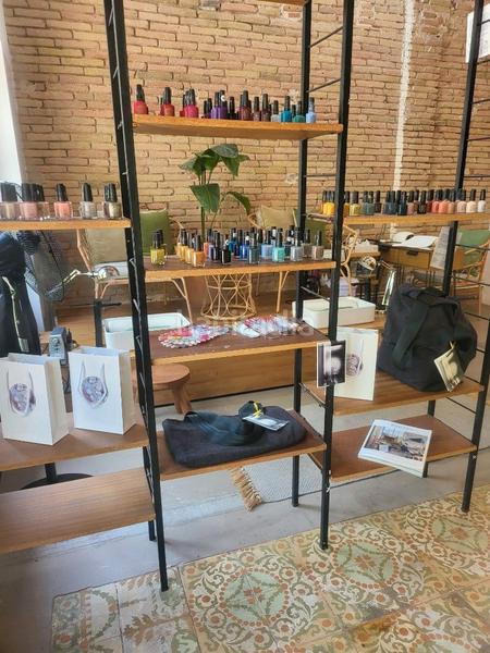 Foto efe3bbf3-fe7e-4a5d-83f0-951a776ffe21. Traspàs local comercial amb calefacció a Vila de Gràcia Barcelona