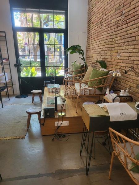 Foto 6dc4031f-cc8a-41a7-bc05-5e2a6b60f647. Traspaso local comercial traspaso peluquería centro estet en Barcelona