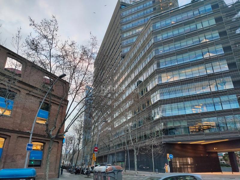 Foto 4ee074d9-7814-4868-8233-679991f520b7. Pas-de-porte local commercial avec chauffage dans La Vila Olímpica del Poblenou Barcelona