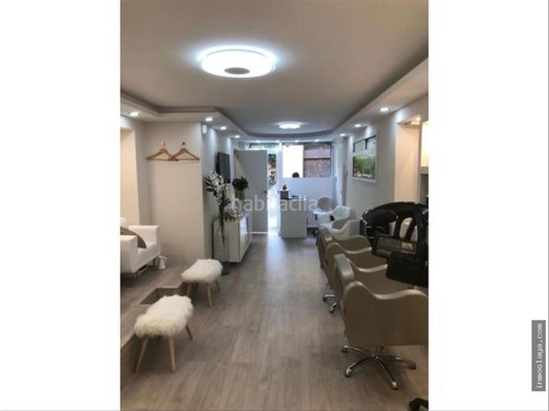 Foto 6b3a882b-2075-4568-b8a2-f244e0c9b5e1. Traspaso local comercial traspaso peluquería centro de es en Barcelona