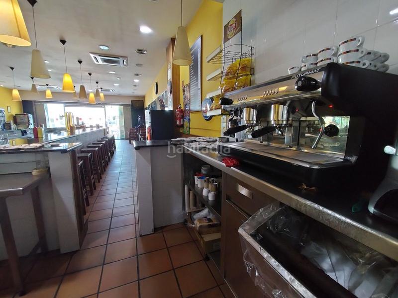 Foto 1dbc2d46-5e7d-4889-91b2-df6d9e48b5a2. Traspaso local comercial traspaso bar frankfurt c3 con terraza en Sant Boi de Llobregat