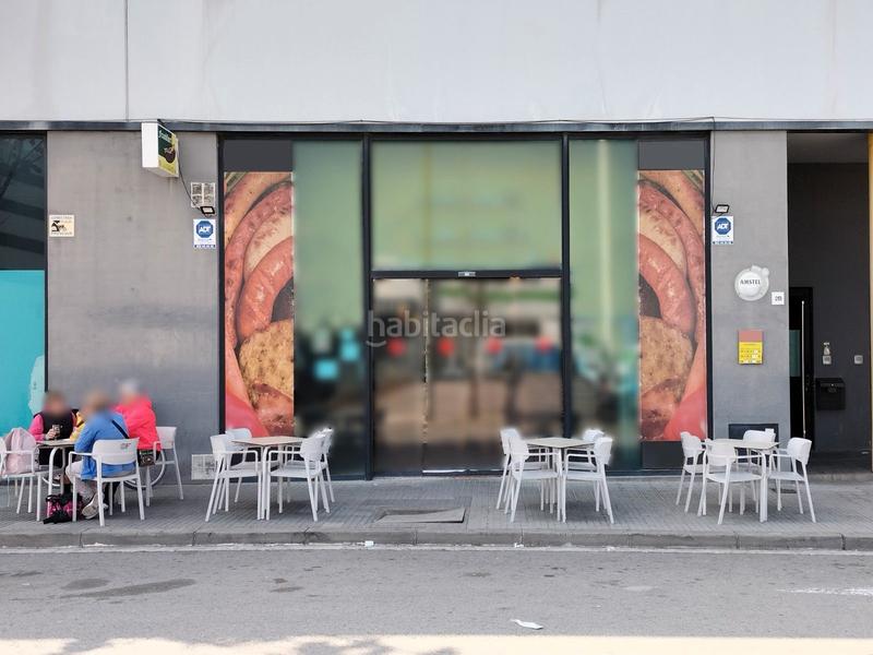 Foto 2bb889fa-32a8-4dcb-8112-90becd35336a. Traspaso local comercial traspaso bar frankfurt c3 con terraza en Sant Boi de Llobregat