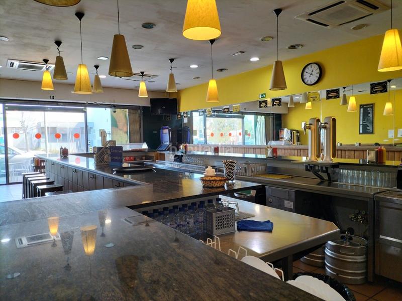 Foto a48dd802-a43b-4c10-8f99-3182dc00f460. Traspaso local comercial traspaso bar frankfurt c3 con terraza en Sant Boi de Llobregat