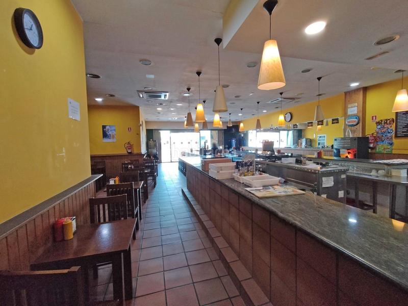 Foto d200d303-7d27-441d-b211-825273a5a78a. Traspaso local comercial traspaso bar frankfurt c3 con terraza en Sant Boi de Llobregat