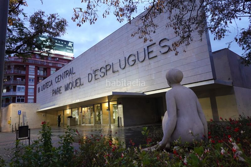 Foto cfc8108c-5ced-44dd-8871-55de877108c3. Lloguer nau industrial a Centre Esplugues de Llobregat