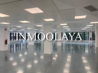 Local commercial à Sant Ramon - Maternitat. Venta local comercial de 1.656 m2 en les corts