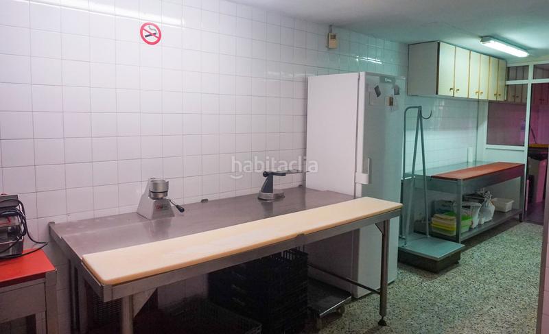 Foto 414dee25-9921-40ab-b22c-d1f37c833765. Traspaso local comercial traspaso charcutería en el centro en Mataró