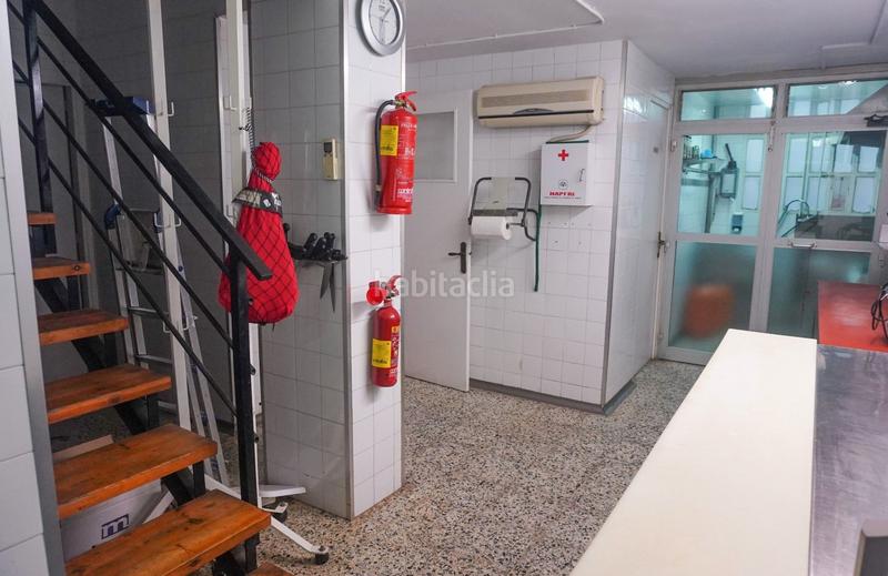 Foto 482b1471-50b5-4814-bbb7-f1ccced8e187. Traspaso local comercial traspaso charcutería en el centro en Mataró