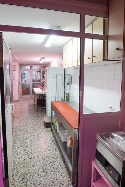Foto 68b33f0f-05a3-4db7-a09d-8706e6405963. Traspaso local comercial traspaso charcutería en el centro en Mataró