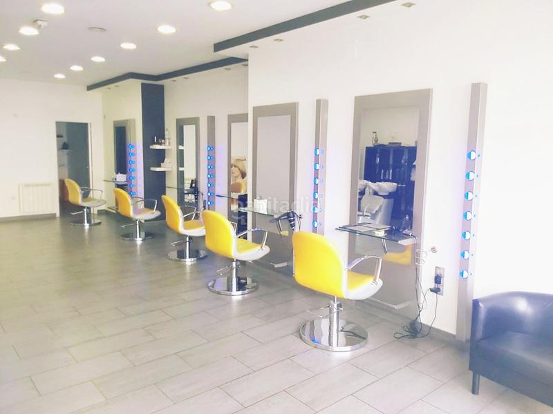 Foto d64c542c-17b4-403c-b818-e998180ac393. Local commercial avec chauffage dans Zona Industrial Barberà del Vallès