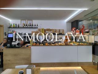 Umzug Geschäftsraum in Barri de les Corts. Traspaso cafetería panadería con degustación, terraza y salida d