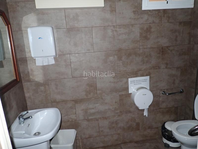 Foto a7eb333d-9e02-4221-a4c9-8b02864e42c1. Traspàs local comercial amb calefacció a Centre Castelldefels