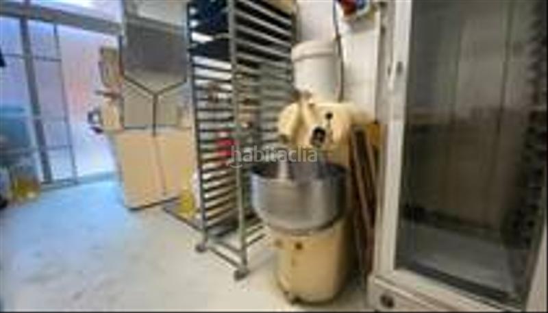 Foto c0de748b-a09d-4483-8f43-fb6e3d4a8123. Traspàs local comercial amb calefacció a Navas Barcelona