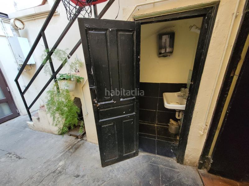 Foto eecb1f0d-19f6-4dba-9364-eb0f1c5f8897. Pas-de-porte local commercial avec chauffage dans Dreta de l´Eixample Barcelona