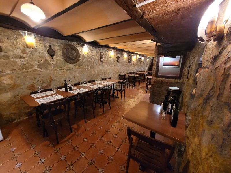 Foto a13f54c7-fbd3-4d51-b7ed-9cfef6a860f3. Traspaso local comercial traspasa restaurante sagrada familia, en Barcelona