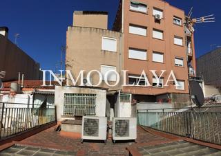 Edifici a Creu de Barberà. Venta de edificio de uso mixto y 4 plantas en sabadell