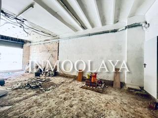 Affitto Locale commerciale in Sant Ramon - Maternitat. Alquiler local comercial en les corts a reformar