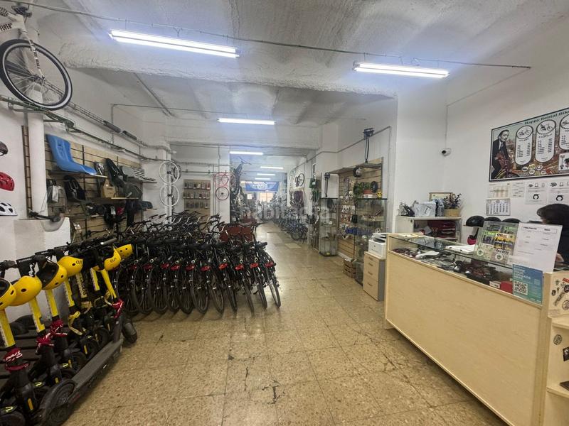 Foto 1cacde54-14ea-4cee-bbd2-dee501a439a7. Traspàs local comercial a St. Pere - Sta. Caterina - El Born Barcelona