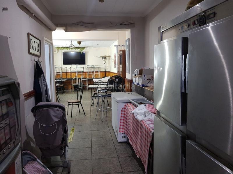 Foto 220e4004-305f-4998-affc-bfd0736e3d7a. Traspaso local comercial restaurante c3 en Centre Badalona