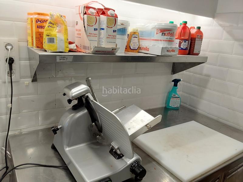 Foto bda92a01-c5ca-472b-8c8f-24af345cad34. Traspaso local comercial traspaso de pizzeria take away en la garriga en Garriga (La)