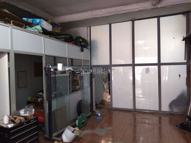 Foto 0f0d5cc7-ce53-48b7-a37f-73927a9281da. Local comercial amb calefacció a Singuerlín Santa Coloma de Gramenet