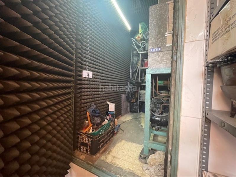 Foto ef606e25-e6e9-4e22-9a1a-41b9b551eed3. Pas-de-porte local commercial avec chauffage dans Sants Barcelona