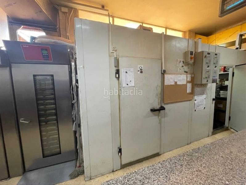 Foto 9b65a895-8a12-4cd3-839c-b962a0b26e35. Transfer business premise with heating in Sants Barcelona