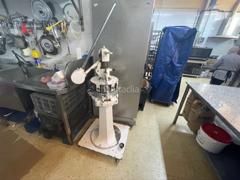 Foto d9cebf8d-68c7-4d89-bd1b-6f31f509621a. Transfer business premise with heating in Sants Barcelona