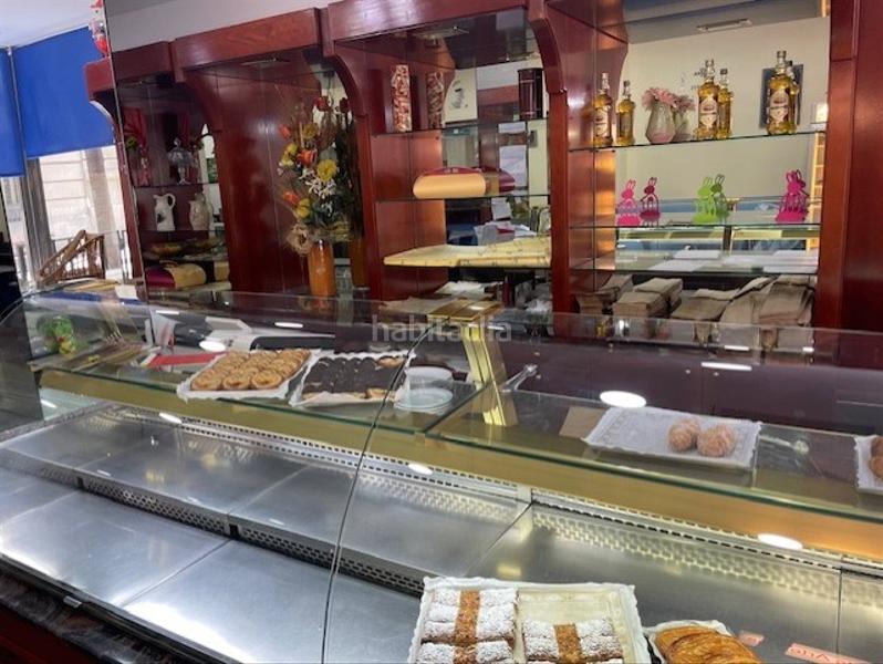 Foto 1cd981fc-37d9-4b49-815a-ebfd70b2e9b1. Traspaso local comercial traspaso pastelería con degustación y obrador en Sants en Barcelona