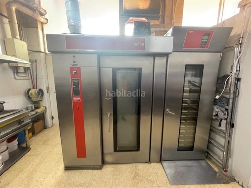 Foto 74f35420-010a-4663-bdec-8e0fd3daf32c. Traspaso local comercial traspaso pastelería con degustación y obrador en Sants en Barcelona