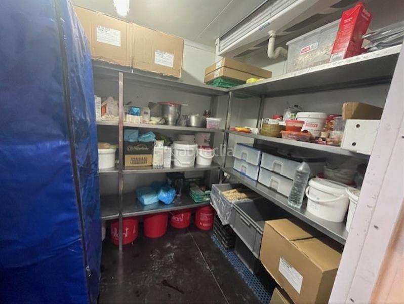 Foto abfb384b-0163-43bd-87df-8ebe99a2b1e4. Traspaso local comercial traspaso pastelería con degustación y obrador en Sants en Barcelona