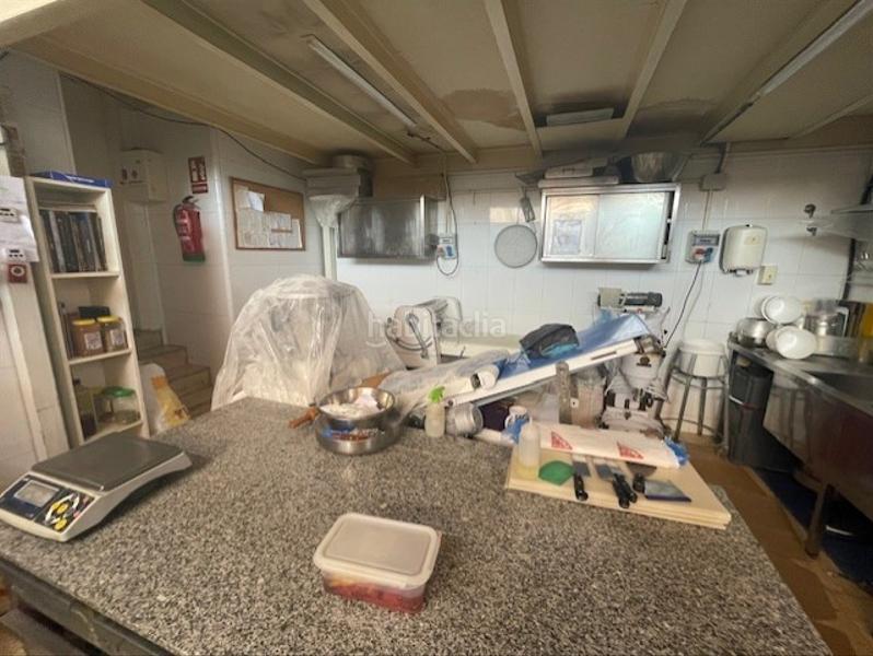 Foto 01bf565b-2bbf-4a18-9294-997cebfbfba2. Trapasso locale commerciale con riscaldamento in Sants Barcelona