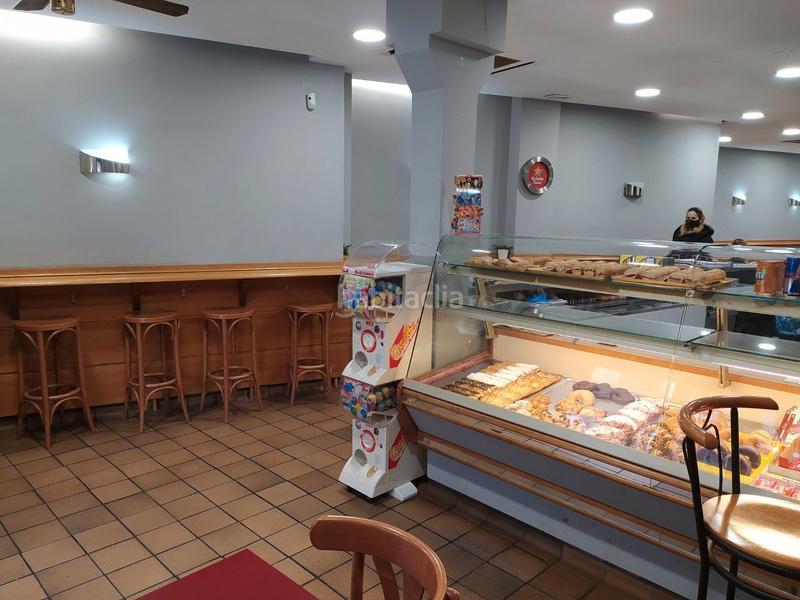 Foto 831b736c-76ab-4825-b9d9-468fa8042326. Traspàs local comercial amb calefacció a Tres Torres Barcelona