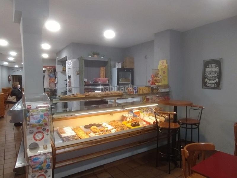 Foto 647c2c54-7d02-4e01-b933-9657e2f2c2ba. Traspaso local comercial traspaso panadería-degustación en Barcelona