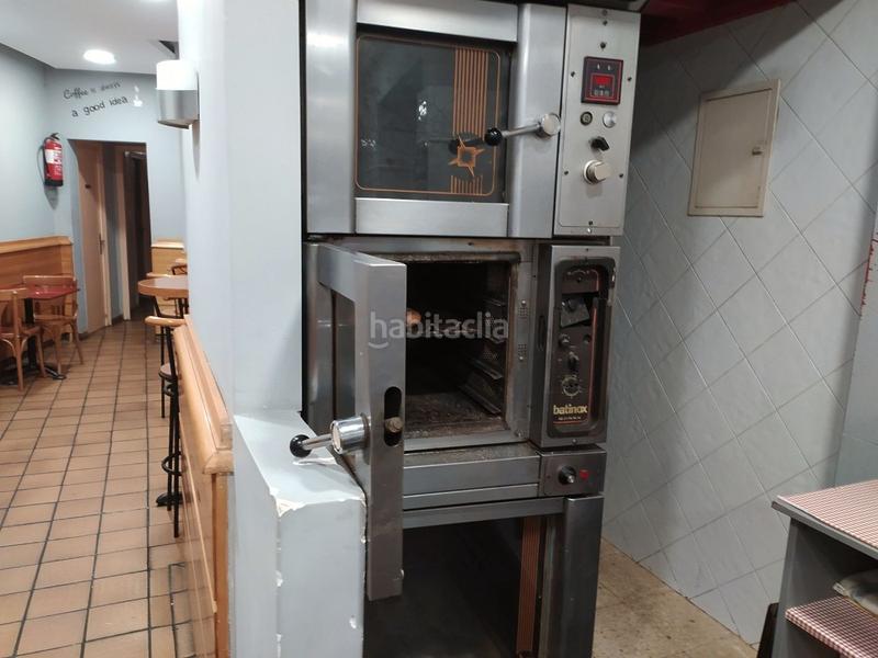 Foto bae01d5f-7ed7-4c49-9186-1cd807fe27b7. Traspaso local comercial traspaso panadería-degustación en Barcelona