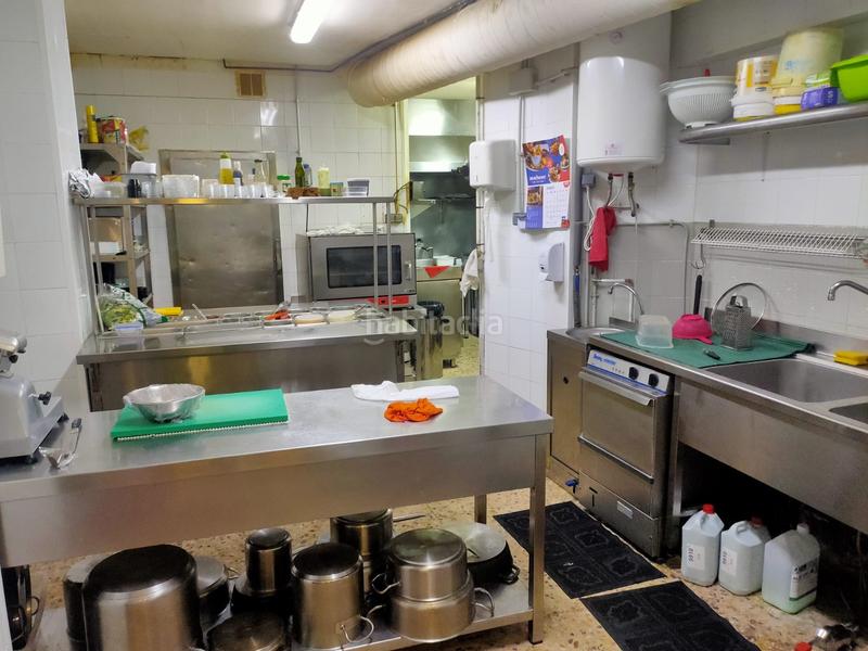 Foto f60b88f5-19cc-4f45-b7f0-3946f7f6694c. Pas-de-porte local commercial avec chauffage dans Centre Santa Coloma de Gramenet